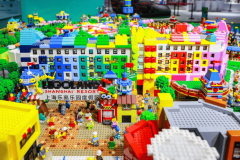 <b>为更多中国消费者带来奇特的玩乐</b>